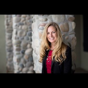 Meet your Posher, Amie